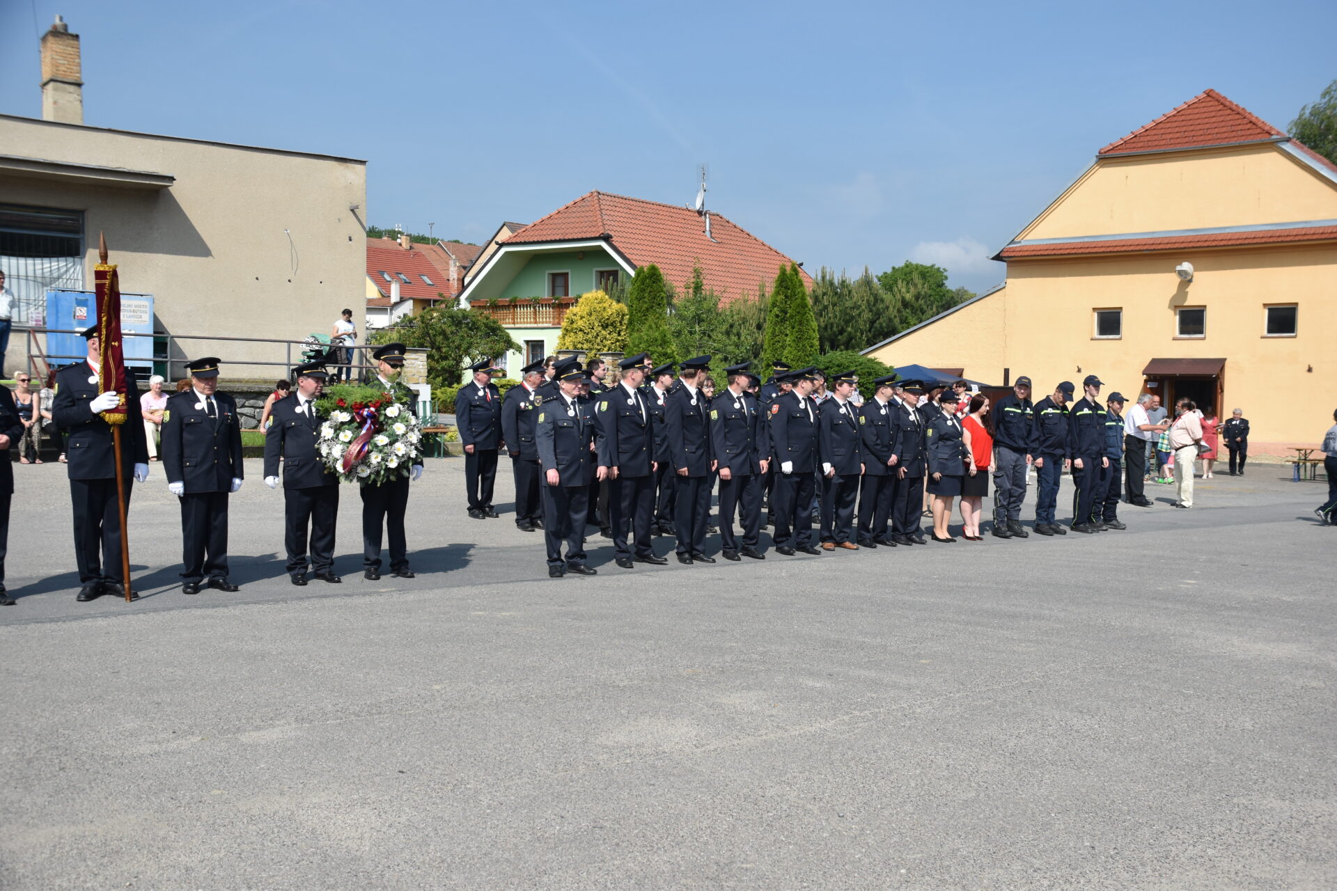 Členové hasičského sboru Lovčičky
